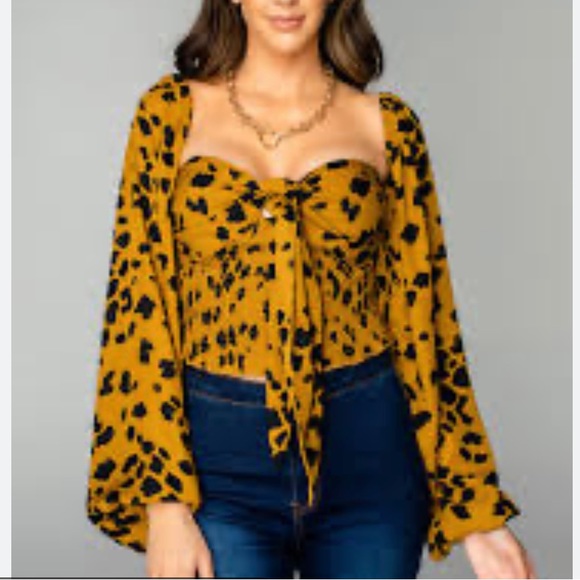 Yasmine tye front smocked leopard top - Picture 2 of 4